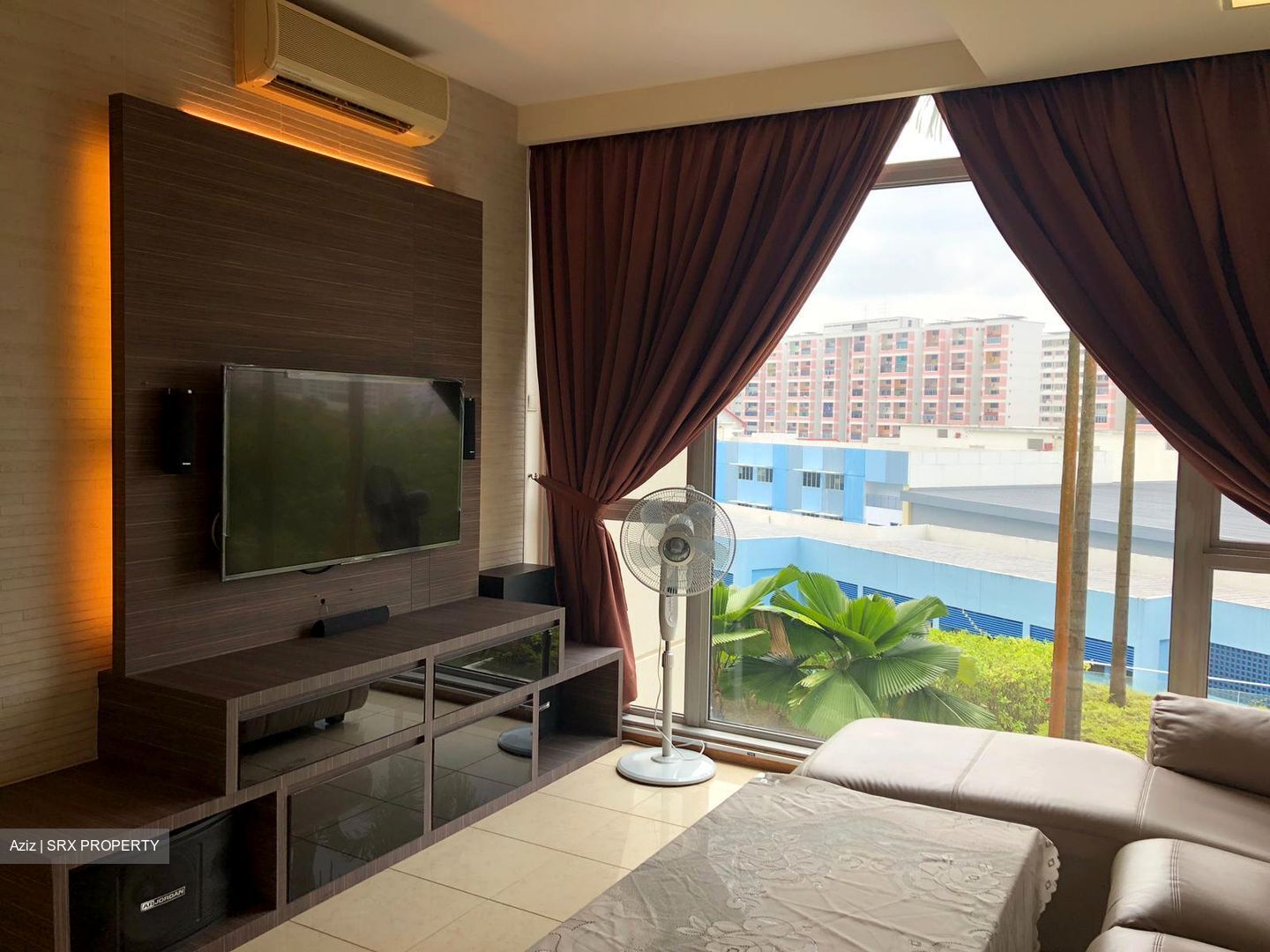 The Lakeshore (D22), Condominium For Rent 96903661